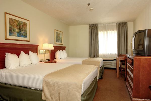 MAGNUSON HOTEL ON THE LAKE-CLARKSVILLE (Clarksville)